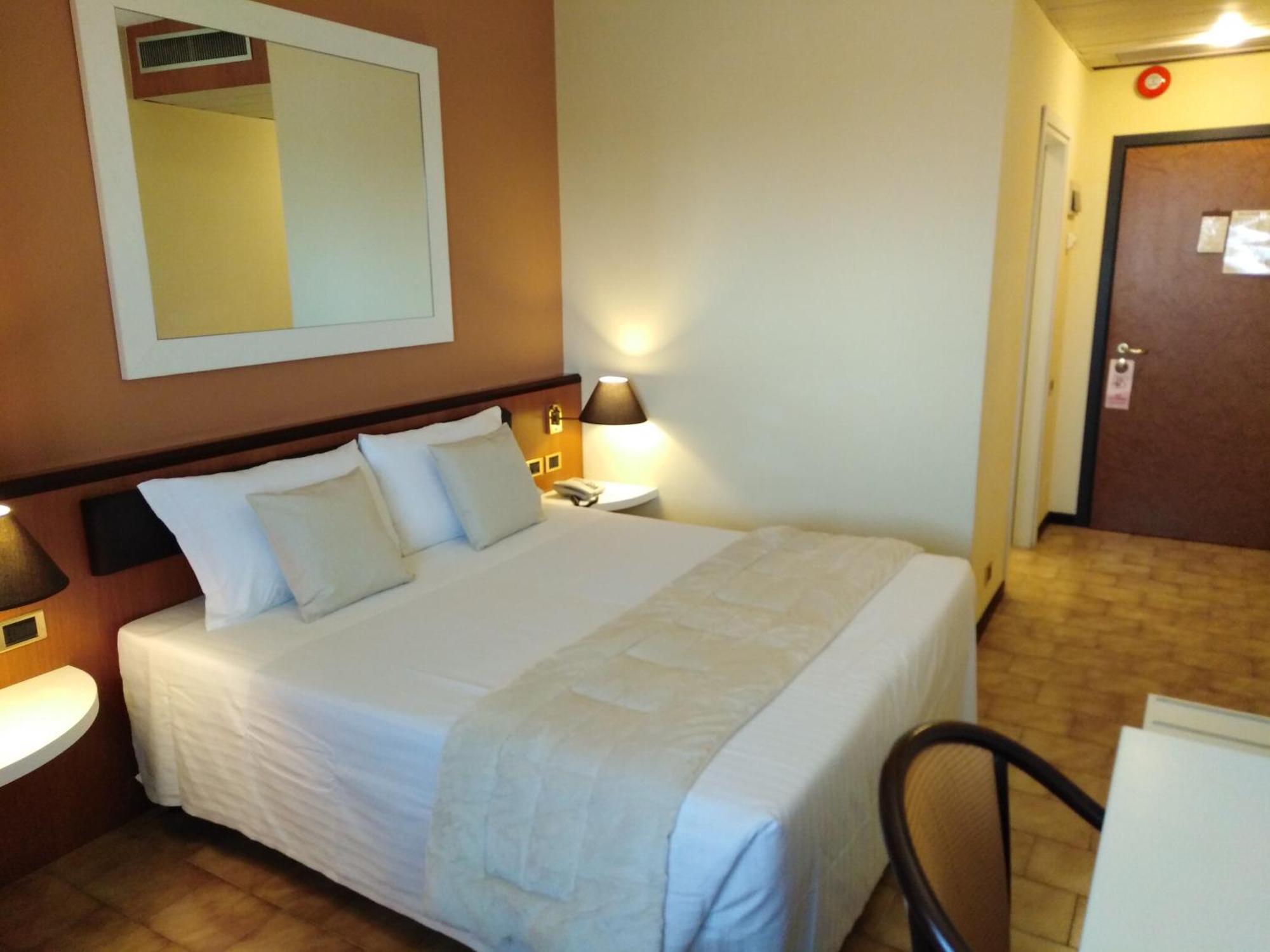 Hotel Rhi Porta Bologna Pieve di Cento
